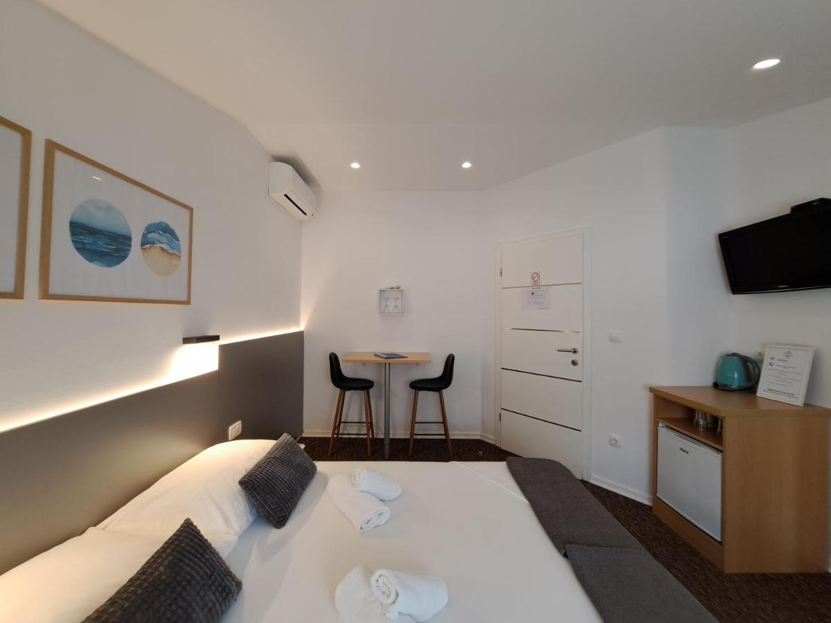 Rooms Zvonimir Stobreč 外观 照片